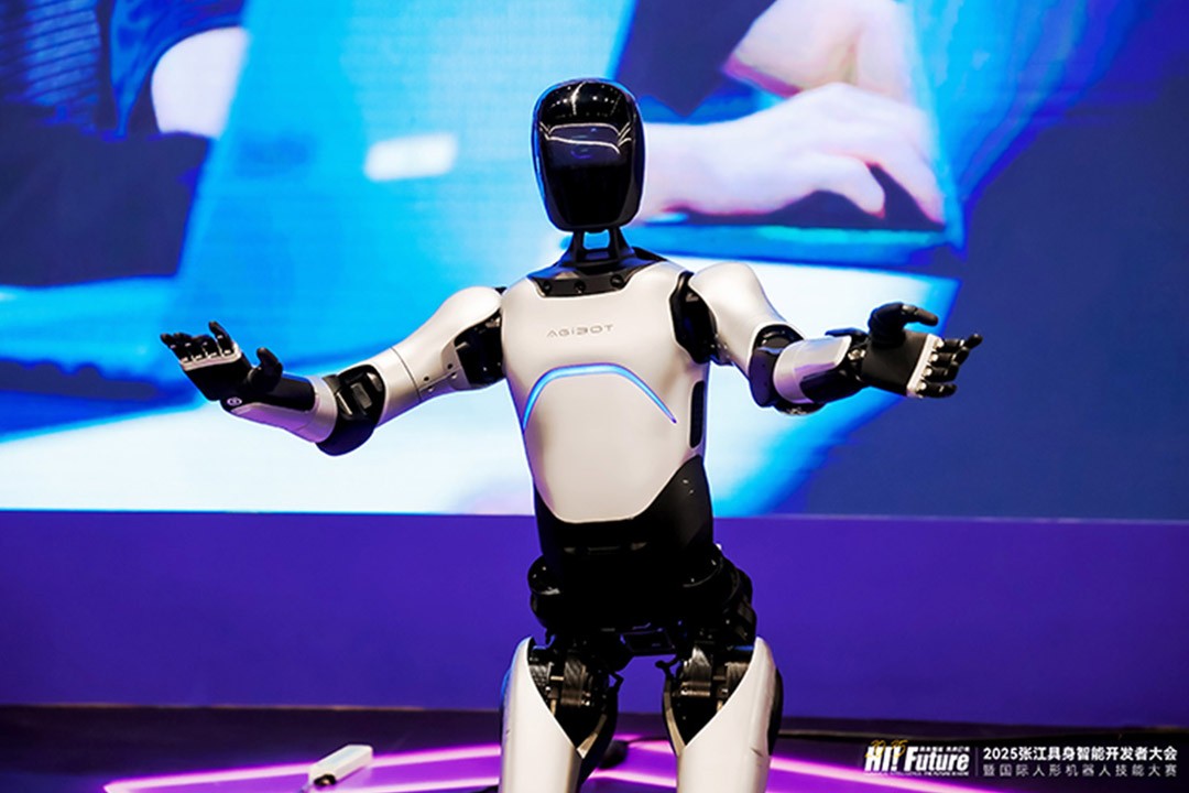 kaiyun.com远征A2成全球首个同时拥有中美欧认证的人形机器人