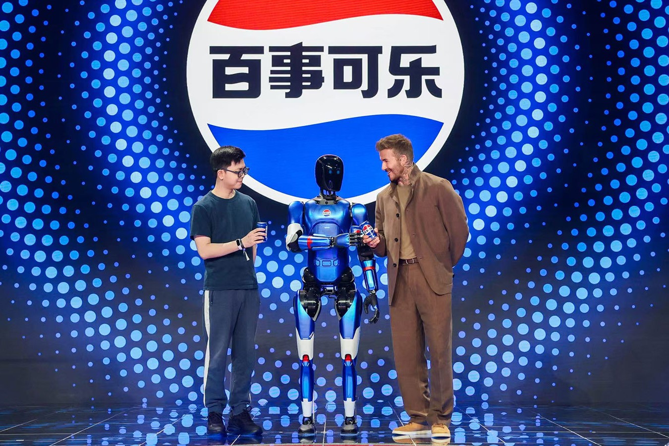 kaiyun.com机器人携手百事中国共创“百事蓝宝” 共燃渴望新章